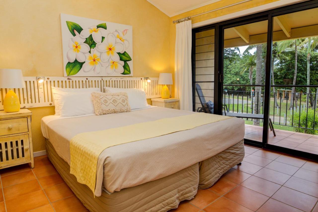 Number 2 On The Beach | Beautiful Beachfront Villa Port Douglas Buitenkant foto