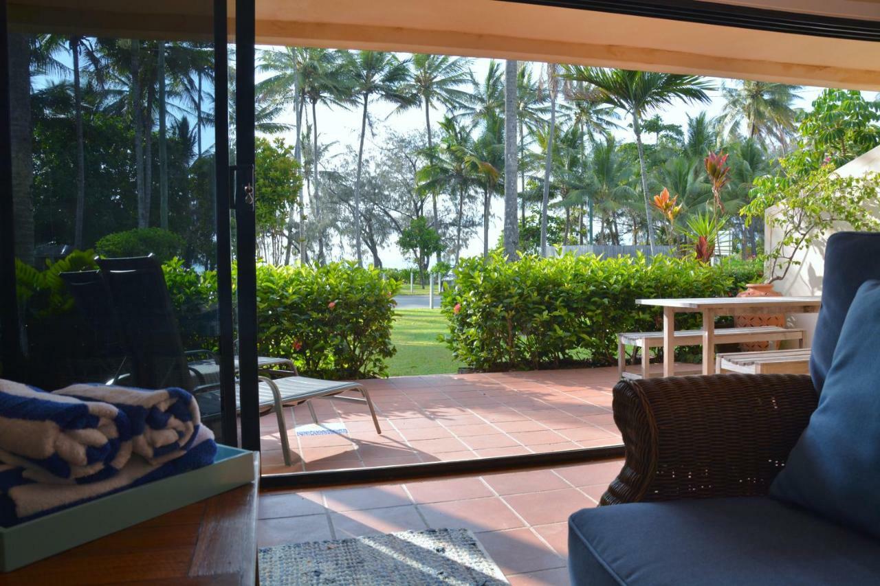 Number 2 On The Beach | Beautiful Beachfront Villa Port Douglas Buitenkant foto